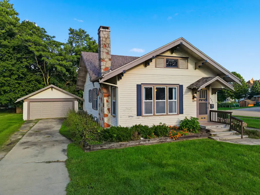 402 N Division Avenue, Polo, IL 61064 - #3