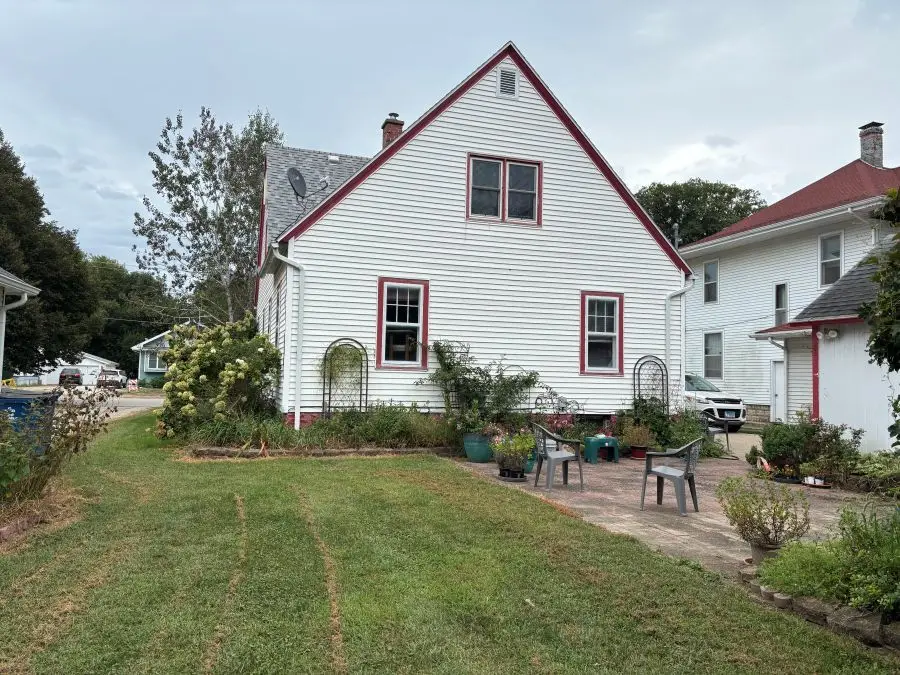 623 S 2nd Street, Watseka, IL 60970 - #2