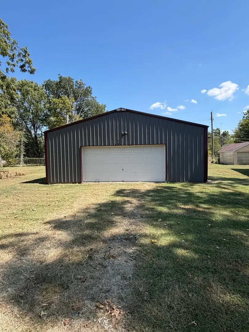 637 N Hickory Street, Centralia, IL 62801 - #1