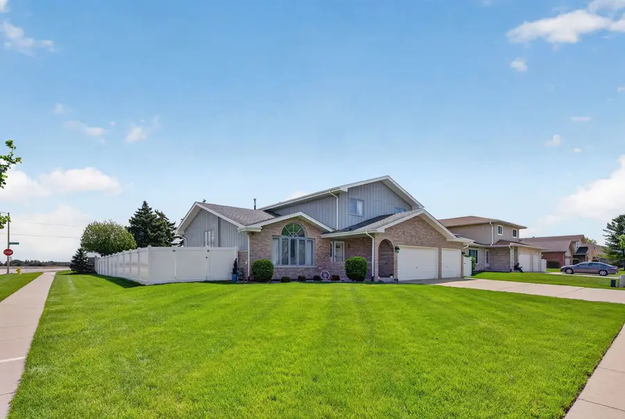 702 Longwood Court, Minooka, IL 60447 - #2