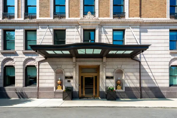 3500 N Lake Shore Drive #6D, Chicago, IL 60657