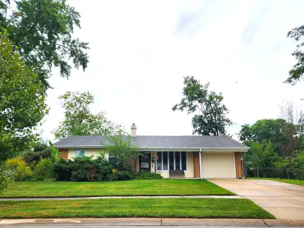 325 Spruce Lane, Elk Grove Village, IL 60007