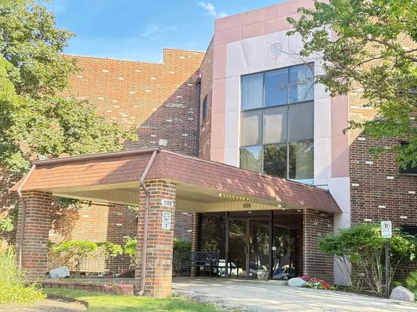 1108 Castilian Court #211, Glenview, IL 60025