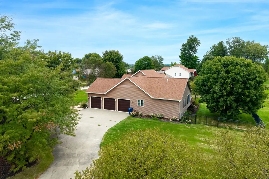 939 8th Street E, Andalusia, IL 61232 - #3