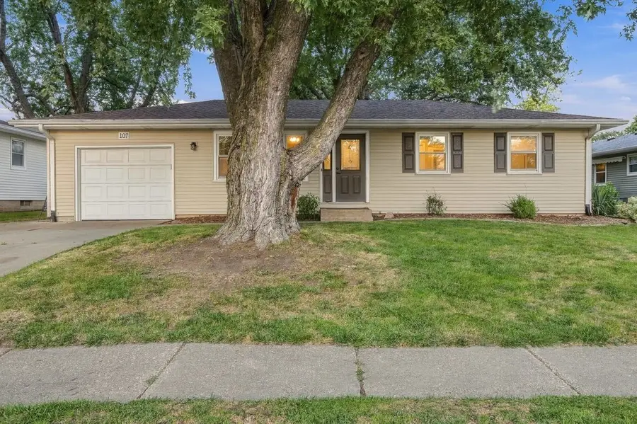 107 N 9th Street, Eldridge, IA 52748 - #2