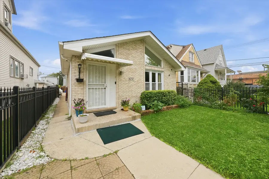 6237 S Tripp Avenue, Chicago, IL 60629 - #2