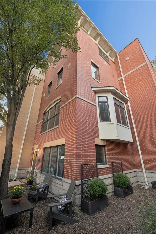 1192 Clarence Avenue #18, Oak Park, IL 60304