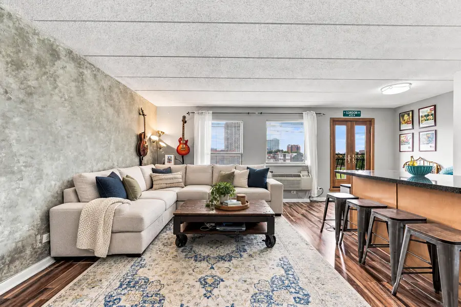 711 W Gordon Terrace #310, Chicago, IL 60613 - #3