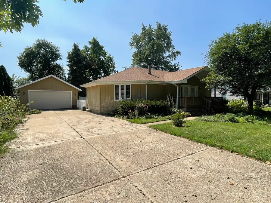 464 S Madison Street, Oswego, IL 60543 - #2