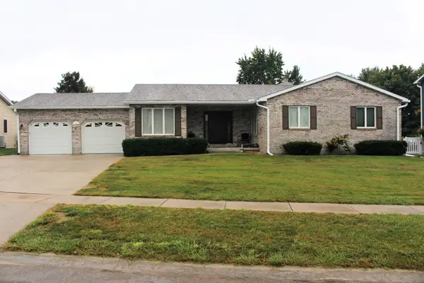 34 Colonial Drive, Clinton, IL 61727