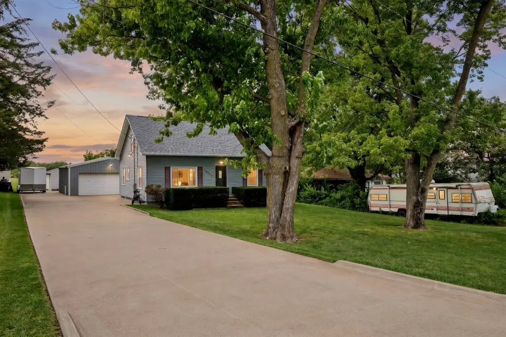 14458 115th Avenue, Davenport, IA 52804 - #1