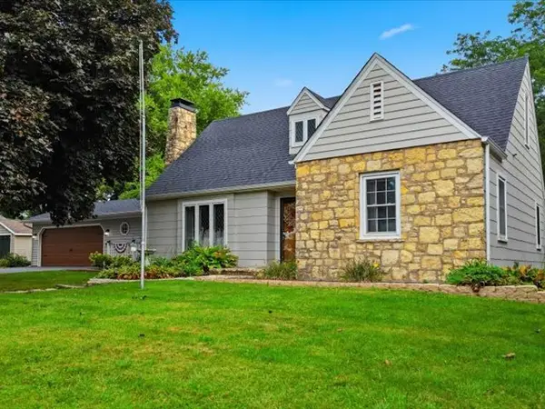 902 W Washington Street, Oregon, IL 61061