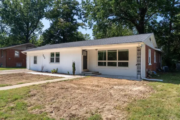 208 S Pine Lane, Carbondale, IL 62901