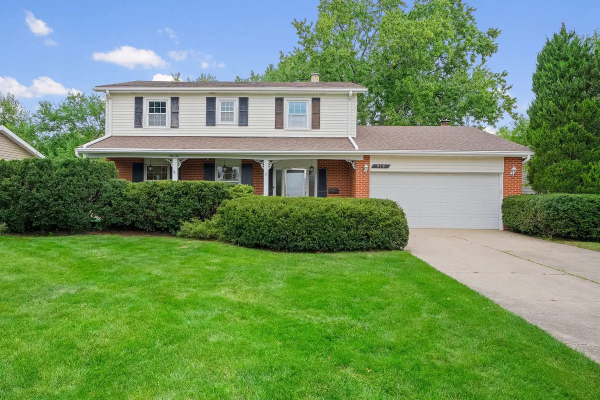 910 Cherokee Drive, Darien, IL 60561 - #1