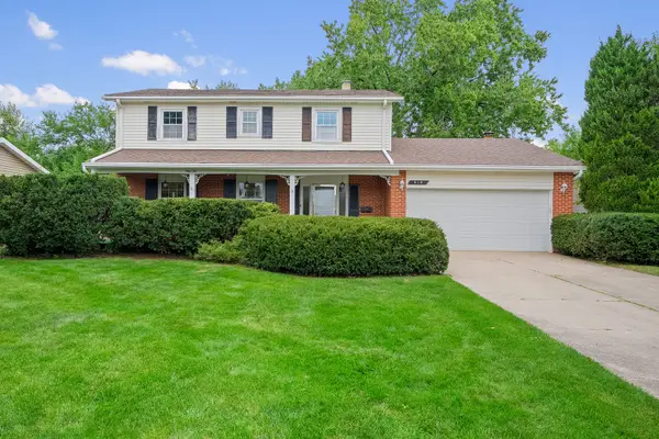910 Cherokee Drive, Darien, IL 60561