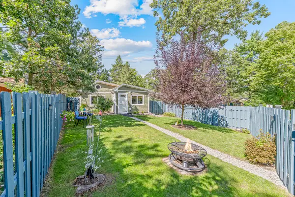 31 S Holly Avenue, Fox Lake, IL 60020