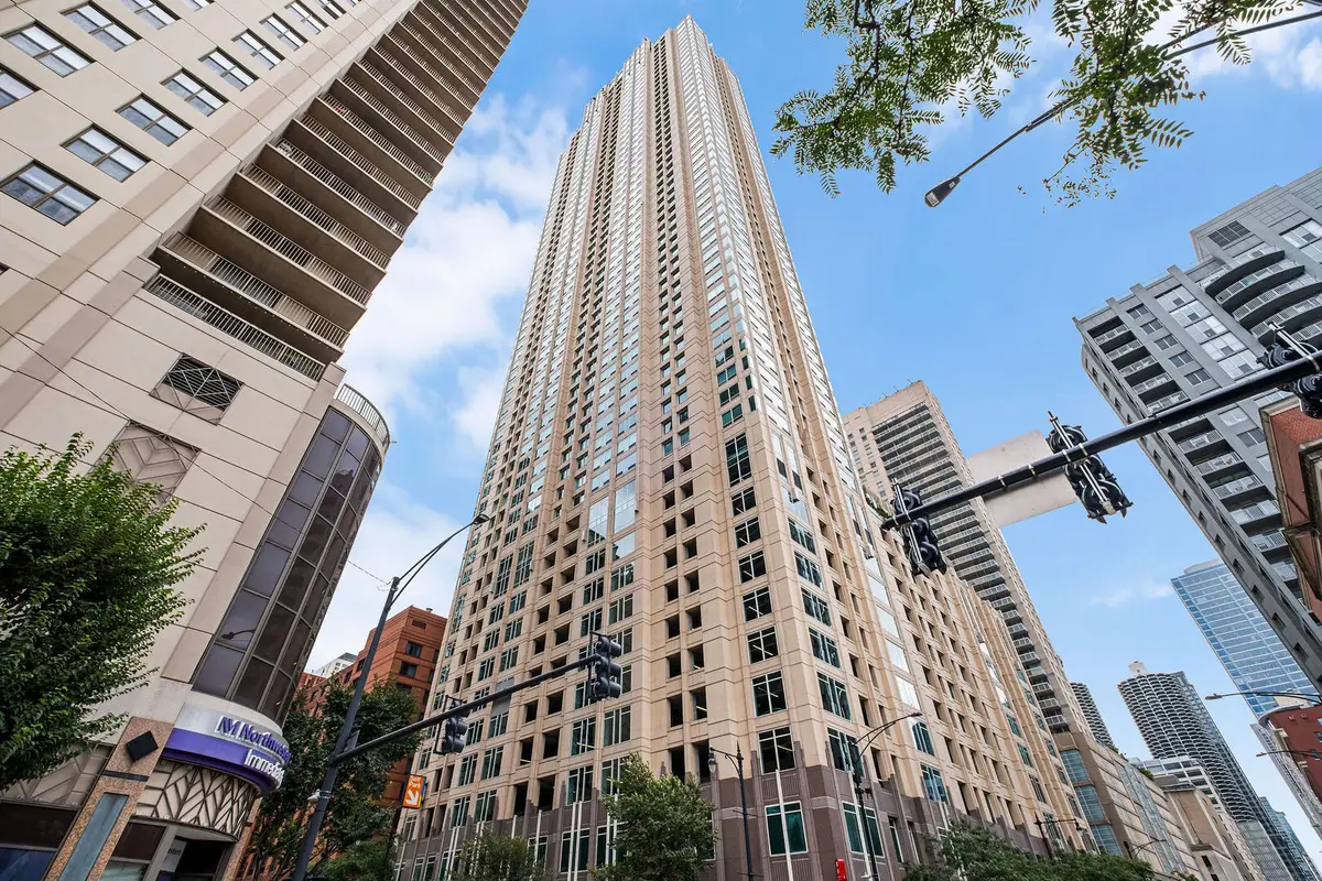 33 W Ontario Street #42ES, Chicago, IL 60654 - #1