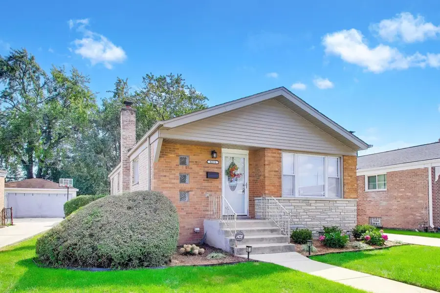 8215 S Tripp Avenue, Chicago, IL 60652 - #3