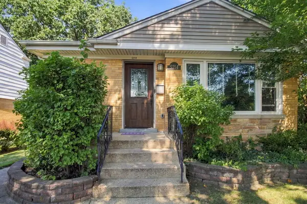 5214 Enfield Avenue, Skokie, IL 60077