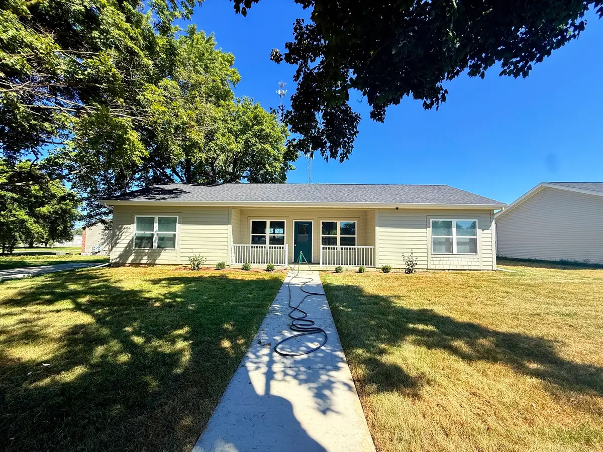 304 Elm Street, McLean, IL 61754 - #1