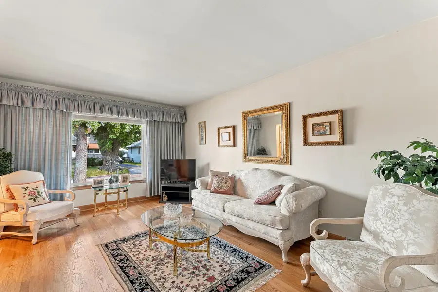 2430 Westover Avenue, North Riverside, IL 60546 - #2