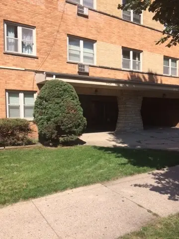 2420 W Berwyn Avenue #304, Chicago, IL 60625 - #1