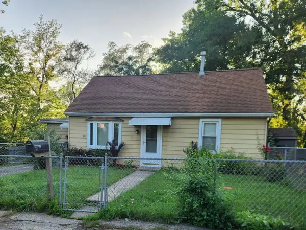 32 Arlington Lane, Fox Lake, IL 60020