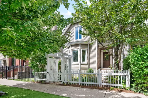 2520 W Medill Avenue, Chicago, IL 60647