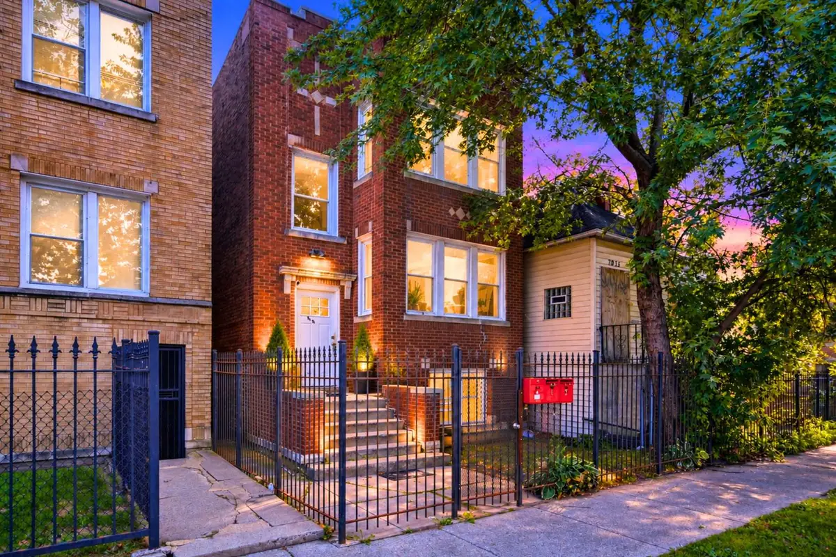 7949 S Marquette Avenue, Chicago, IL 60617 - #1
