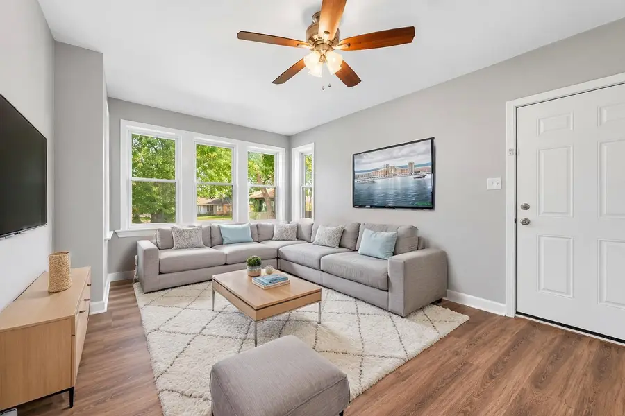 7949 S Marquette Avenue, Chicago, IL 60617 - #3