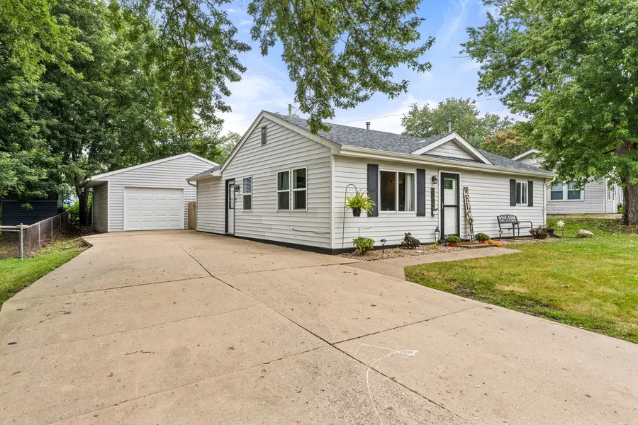 2205 W 75th Place, Davenport, IA 52806 - #2