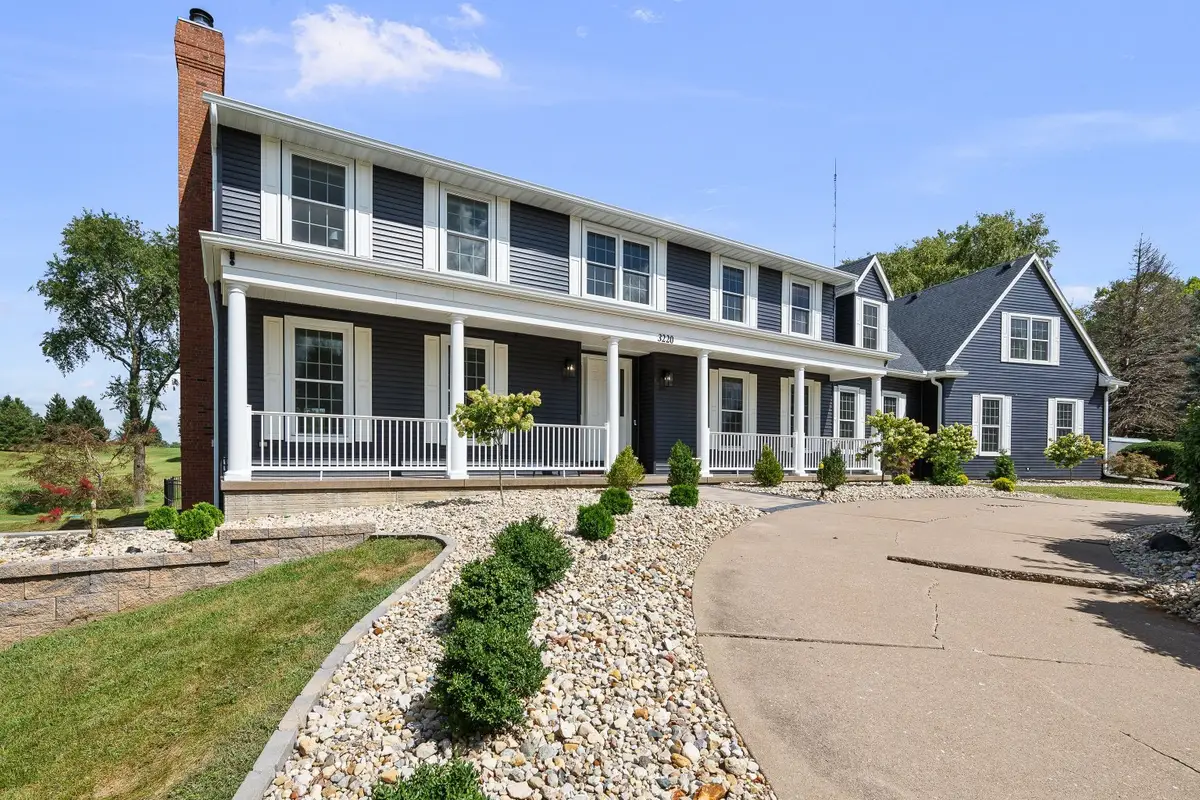 3220 Lundy Lane, Bettendorf, IA 52722 - #1