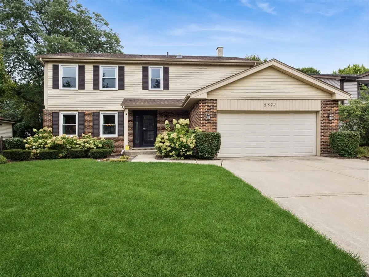 2571 N Douglas Avenue, Arlington Heights, IL 60004 - #1