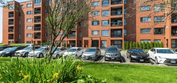 3700 Capri Court #206, Glenview, IL 60025