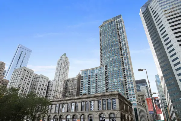 130 N Garland Court #3103, Chicago, IL 60602