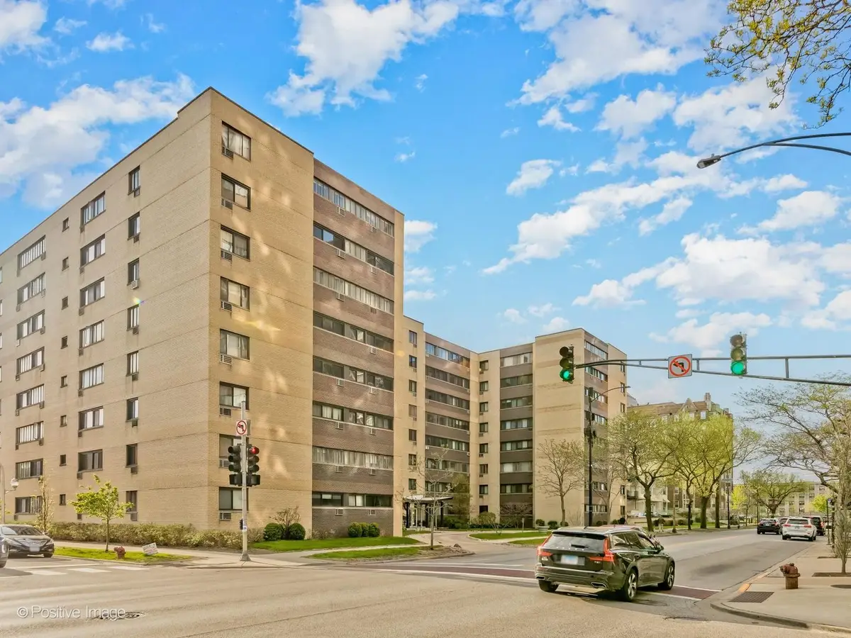 6300 N Sheridan Road #204, Chicago, IL 60660 - #1