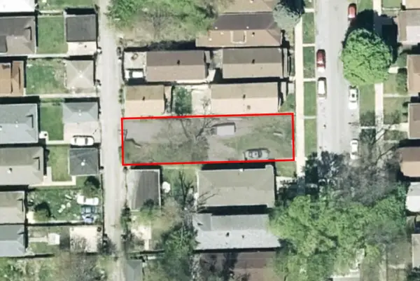 8448 S Muskegon Avenue, Chicago, IL 60617