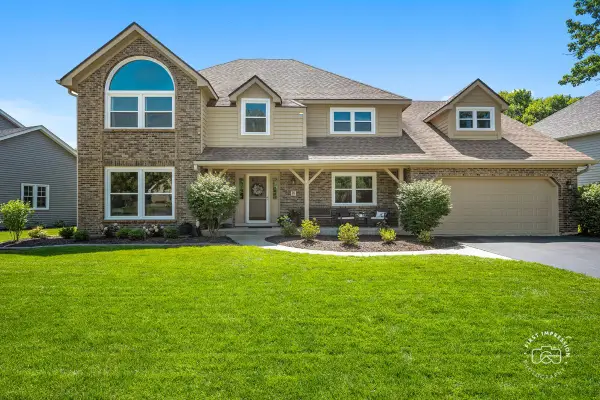 2440 Rio Grande Circle, Naperville, IL 60565