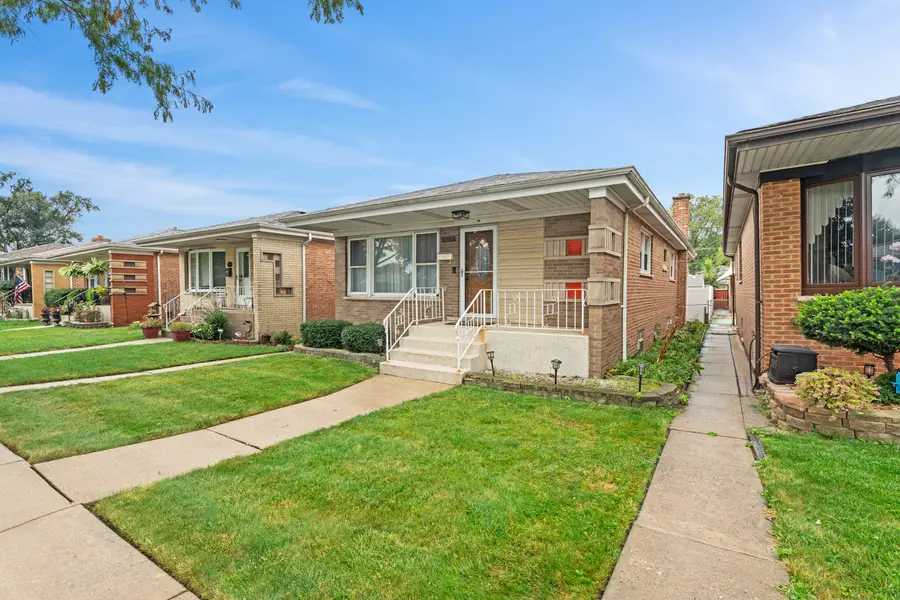9528 S Manistee Avenue, Chicago, IL 60617 - #2