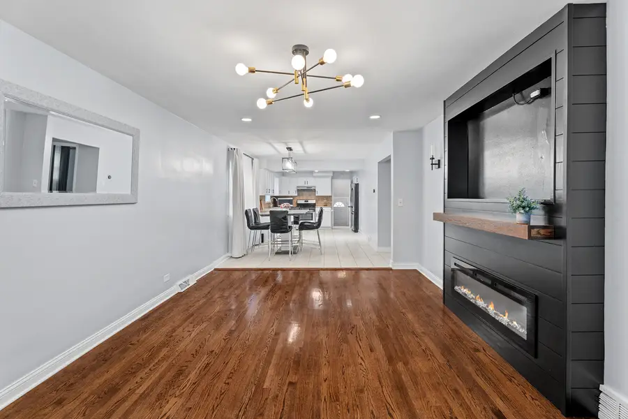 9528 S Manistee Avenue, Chicago, IL 60617 - #3