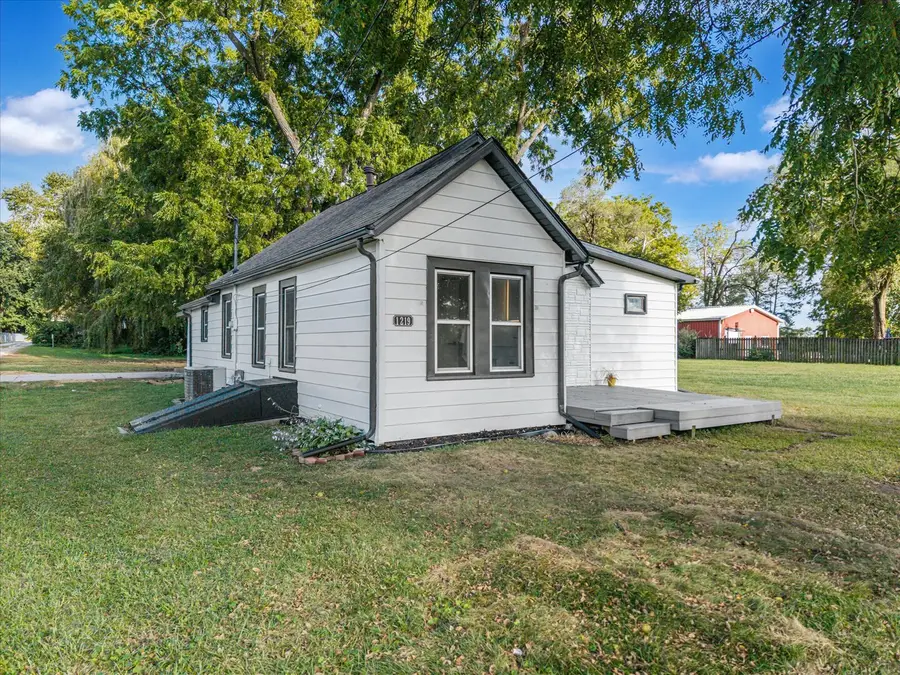 1219 Devils Glen Road, Bettendorf, IA 52722 - #3
