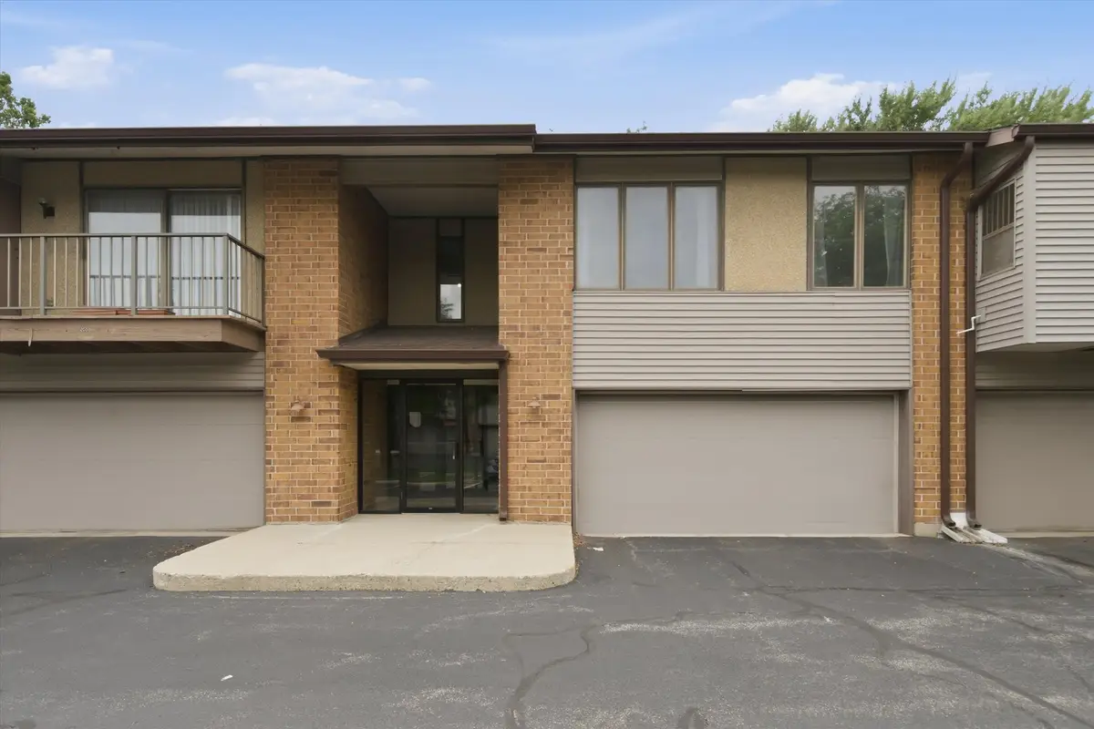 801 Oakton Street #204, Elk Grove Village, IL 60007 - #1