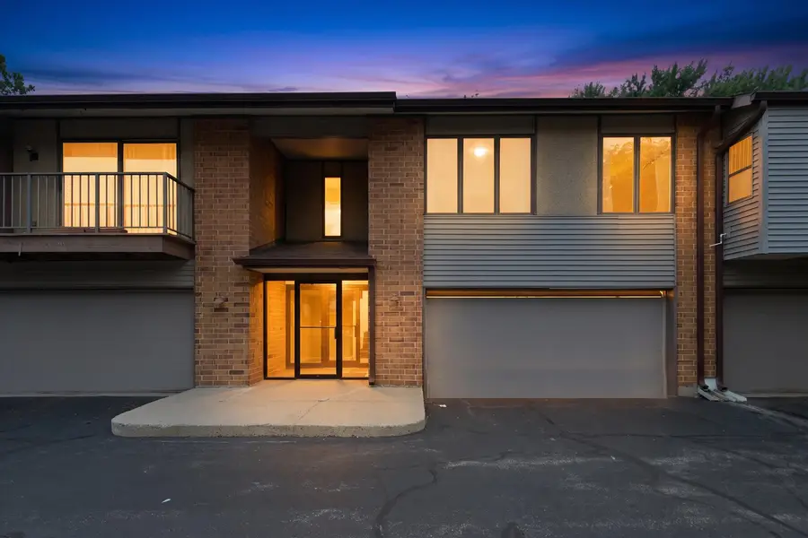 801 Oakton Street #204, Elk Grove Village, IL 60007 - #2