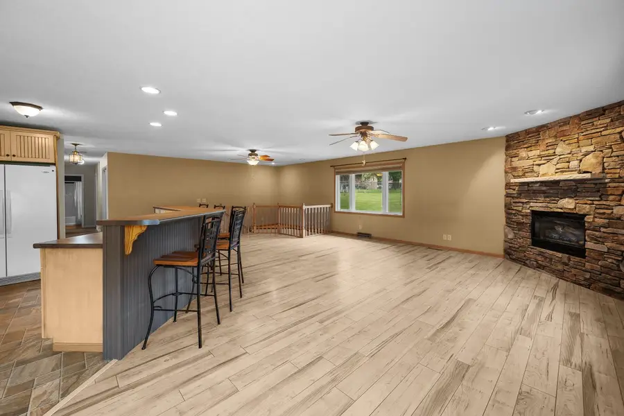 1414 Royal Oak Court, De Witt, IA 52742 - #3