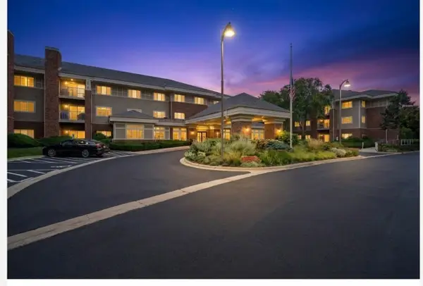 801 N Mclean Boulevard #330, Elgin, IL 60123