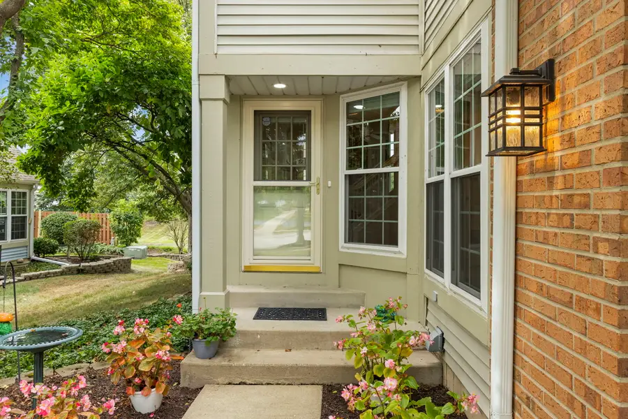 320 Cimarron Road E, Lombard, IL 60148 - #2