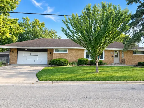 201 S Yale Avenue, Addison, IL 60101