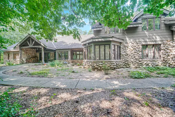 27250 N Meadowoods Lane, Mettawa, IL 60048