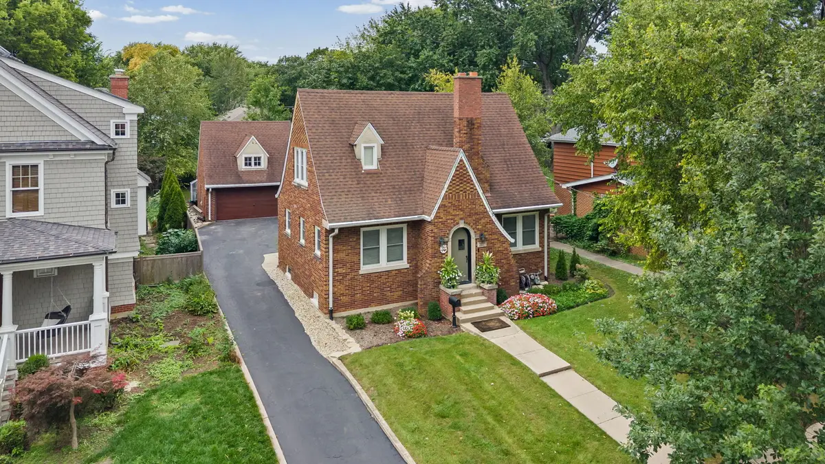 227 2nd Avenue, Libertyville, IL 60048 - #1