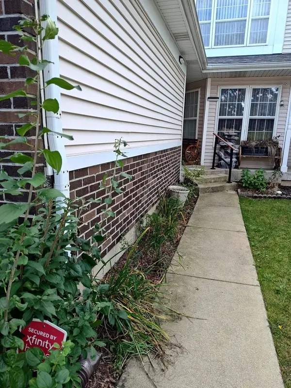 1503 Ashley Court, Woodstock, IL 60098